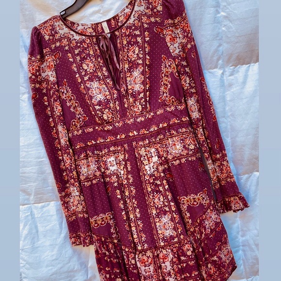 Free People Dresses & Skirts - Free People gauzey peasant dress